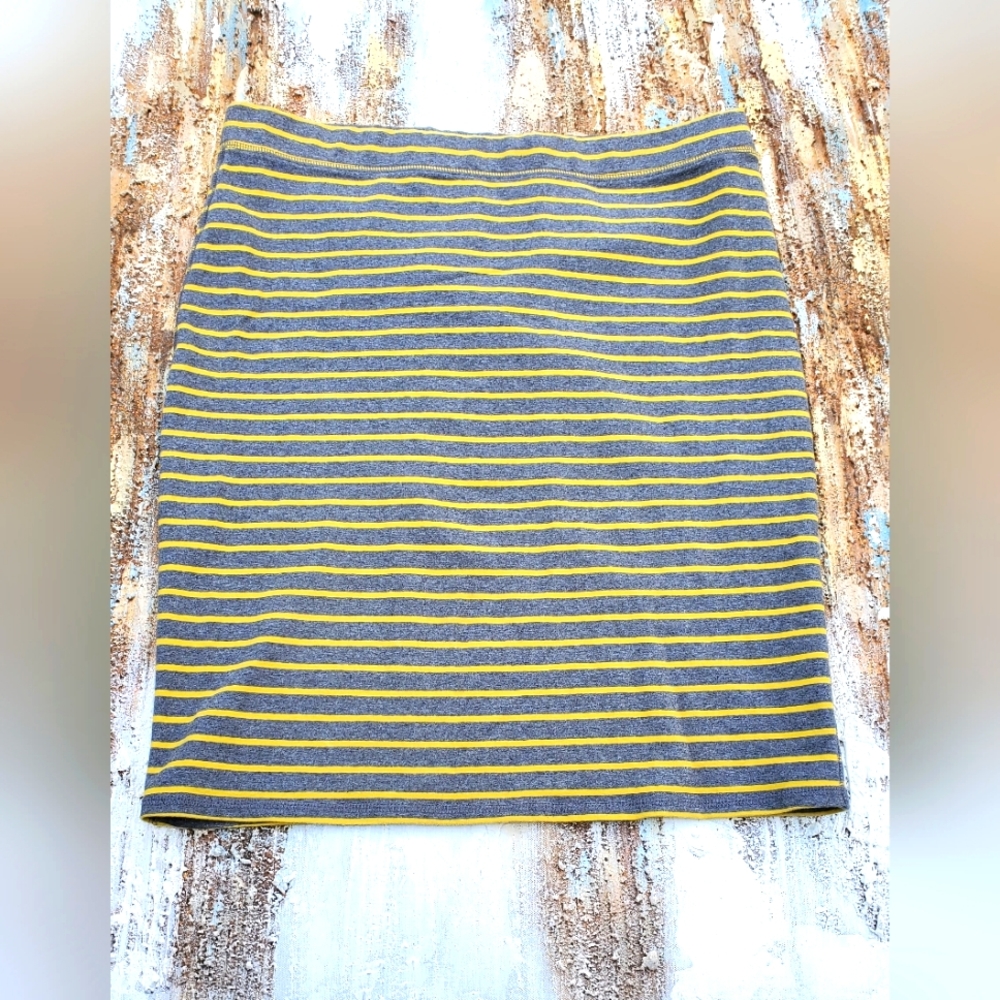 Old Navy casual grey skirt size Large